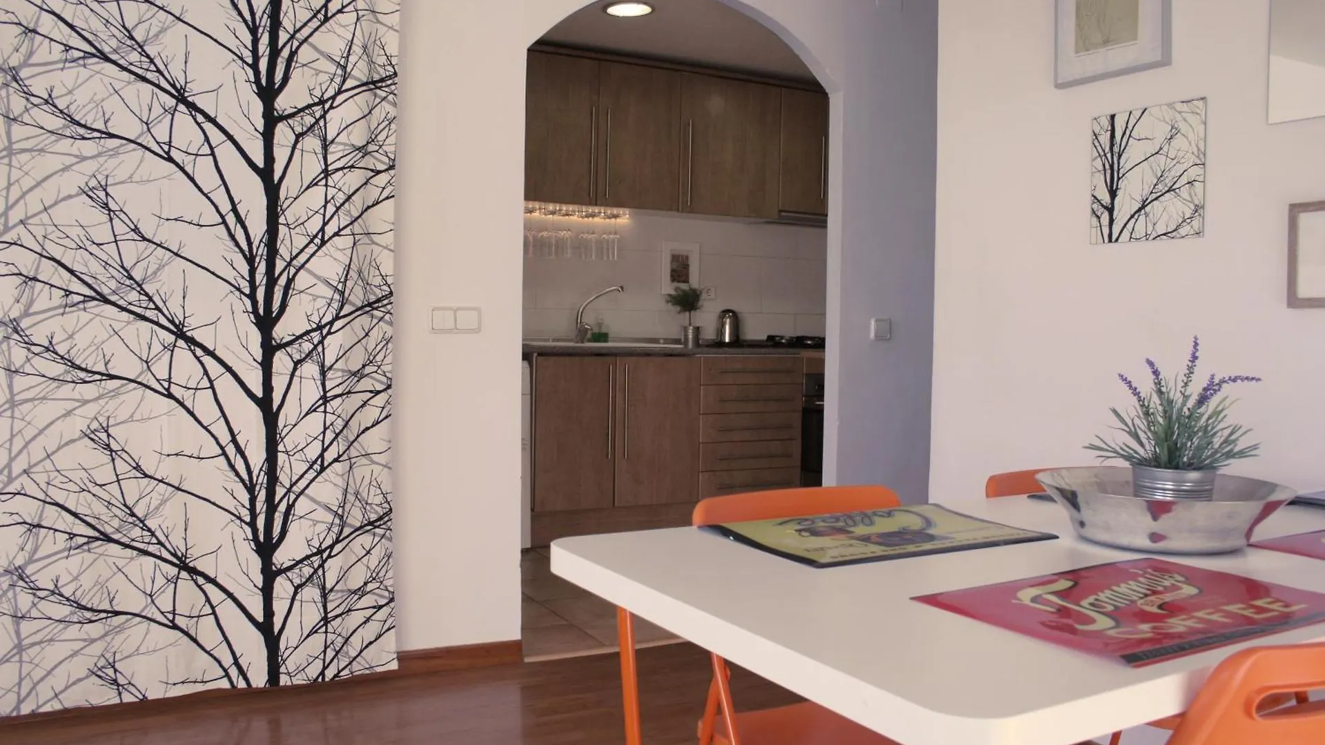 Lovely Apartment With A Terrace Barcelona 0*,  Spanyolország